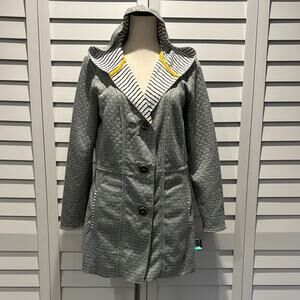 Chicos Zenergy NWT light Quilted Hoodie Jacket with Pockets in 100% Polyester.